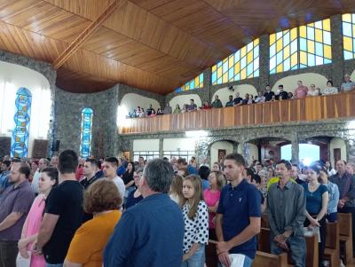 Missa dos Romeiros em Laranjeiras do Sul levou centenas de devotos ao SantuÃ¡rio